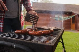 Lire la suite à propos de l’article Un espace barbecue en extérieur: les règlementations à connaitre