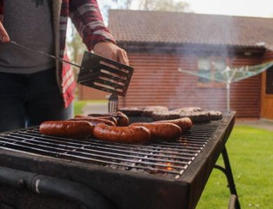 Un espace barbecue en extérieur: les règlementations à connaitre